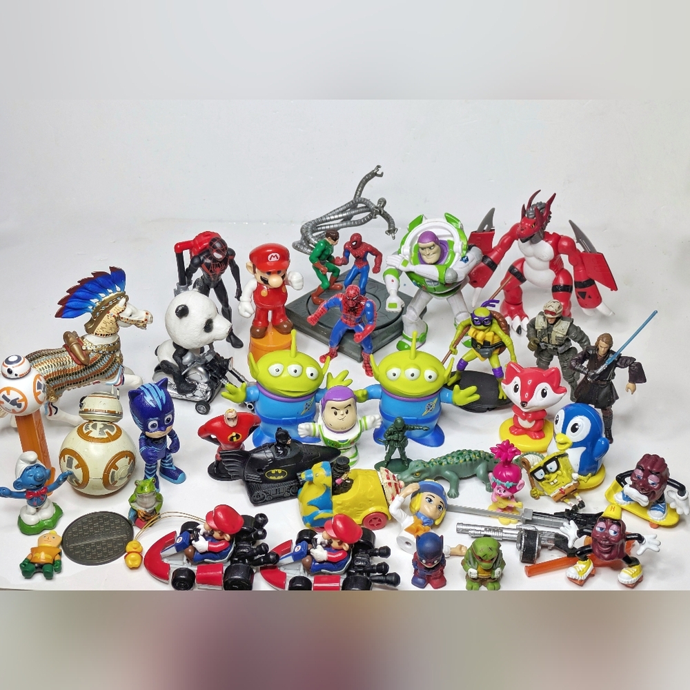 Big Lot of Mixed Action Figures and Toys. Some Vintage. Star Wars, Toy Story Etc
